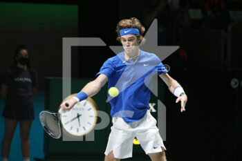 2021-12-05 - Andrey Rublev of Russia during the final of the Davis Cup 2021, tennis match between Russia and Croatia on December 5, 2021 at Madrid Arena in Madrid, Spain - FINAL OF THE DAVIS CUP 2021 - RUSSIA VS CROATIA - INTERNATIONALS - TENNIS