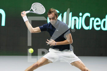 2021-12-05 - Daniil Medvedev of Russia during the final of the Davis Cup 2021, tennis match between Russia and Croatia on December 5, 2021 at Madrid Arena in Madrid, Spain - FINAL OF THE DAVIS CUP 2021 - RUSSIA VS CROATIA - INTERNATIONALS - TENNIS