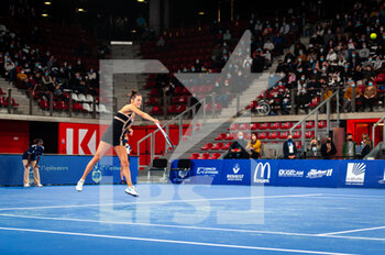 2021-12-18 - Alize Lim of France during the Open de Rouen 2021, semi-finals Tennis match against Arantxa Rus of Netherlands on December 18, 2021 at Kindarena in Rouen, France - OPEN DE ROUEN 2021, SEMI-FINALS - INTERNATIONALS - TENNIS