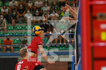 2021-08-25 - Tomas Rousseaux blocked - FRIENDLY GAME 2021 - ITALY VS BELGIUM - FRIENDLY MATCH - VOLLEYBALL