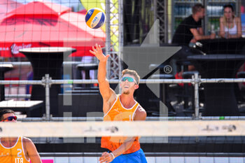 2021-07-31 - FIVB Beach Volleyball World Tour 1 Star Ljubljana; battuta di Gianluca Dal Dorso (ITA) - BEACH VOLLEY WORLD TOUR 2021 - BEACH VOLLEY - VOLLEYBALL