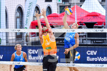 2021-07-31 - FIVB Beach Volleyball World Tour 1 Star Ljubljana; attacco di Kuba Zdybek (POL) - BEACH VOLLEY WORLD TOUR 2021 - BEACH VOLLEY - VOLLEYBALL