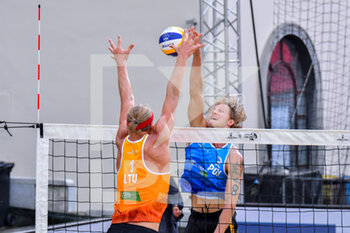 2021-07-31 - FIVB Beach Volleyball World Tour 1 Star Ljubljana; attacco di Paweł Lewandowski (POL) - BEACH VOLLEY WORLD TOUR 2021 - BEACH VOLLEY - VOLLEYBALL