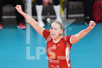 2021-12-08 - Happiness of Adela Helic (SC Potsdam) - SAVINO DEL BENE SCANDICCI VS SC POTSDAM - CHALLENGE CUP WOMEN - VOLLEYBALL