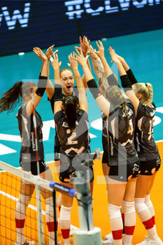 2021-12-21 - Players of Salo celebrates after scoring a point - VERO VOLLEY MONZA VS LP SALO - CHAMPIONS LEAGUE WOMEN - VOLLEYBALL