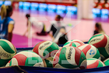 2021-09-30 - Tournament Official balls during the Trofeo Mimmo Fusco 2021 volleyball match between UYBA Unet E-Work Busto Arsizio and VBC Casalmaggiore at E-Work Arena, Busto Arsizio, Italy on September 30, 2021 - TROFEO MIMMO FUSCO 2021 - EVENTS - VOLLEYBALL