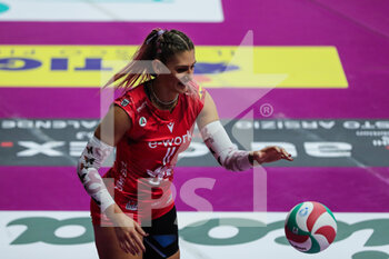 2021-10-20 - Camilla Mingardi #11 of UYBA Unet E-Work Busto Arsizio smiling during the Volley Serie A women 2021/22 match between Unet E-Work Busto Arsizio vs Bartoccini-Fortinfissi Perugia at E-Work Arena on October 20, 2021 in Busto Arsizio, Italy - UNET E-WORK BUSTO ARSIZIO VS BARTOCCINI FORTINFISSI PERUGIA - SERIE A1 WOMEN - VOLLEYBALL