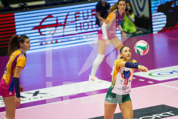 2021-10-30 - BEATRICE PARROCCHIALE (Vero Volley Monza) on defense - VERO VOLLEY MONZA VS IMOCO VOLLEY CONEGLIANO - SERIE A1 WOMEN - VOLLEYBALL