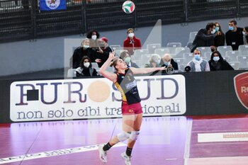 2021-11-27 - Trnkova Veronika serve(Acqua & Sapone Roma Volley ) - ACQUA&SAPONE ROMA VOLLEY CLUB VS VOLLEY BERGAMO 1991 - SERIE A1 WOMEN - VOLLEYBALL