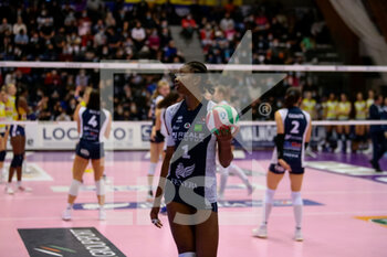 2021-11-10 - Rhamat Alhassan of Chieri 76 during the Volleyball Italian Serie A1 Women match between Reale Mutua Fenera Chieri vs Imoco Volley Conegliano at PalaFenera, Chieri/Torino on November 10, 2021. Photo Nderim Kaceli - REALE MUTUA FENERA CHIERI VS IMOCO VOLLEY CONEGLIANO - SERIE A1 WOMEN - VOLLEYBALL