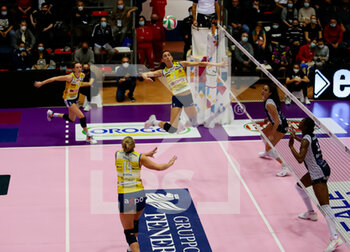 2021-11-10 - Raphaela Folie of Imoco Volley during the Volleyball Italian Serie A1 Women match between Reale Mutua Fenera Chieri vs Imoco Volley Conegliano at PalaFenera, Chieri/Torino on November 10, 2021. Photo Nderim Kaceli - REALE MUTUA FENERA CHIERI VS IMOCO VOLLEY CONEGLIANO - SERIE A1 WOMEN - VOLLEYBALL