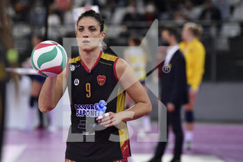 2021-10-17 - Papa Valeria of Acqua & Sapone Roma Volley during the Women's Volleyball Championship Series A match between Acqua & Sapone Volley Roma and Imoco Volley Conegliano at PalaEur, October 17, 2021 in Rome, Italy.  - ACQUA&SAPONE ROMA VOLLEY CLUB VS IMOCO VOLLEY CONEGLIANO - SERIE A1 WOMEN - VOLLEYBALL