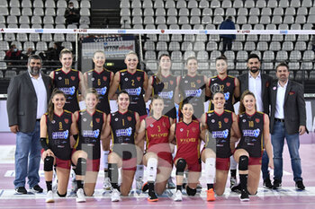 2021-11-14 - Roma Volley Team during the Women's Volleyball Championship Series A1 match between Acqua & Sapone Volley Roma and Vero Volley Monza at PalaEur, 14th November, 2021 in Rome, Italy.  - ACQUA&SAPONE ROMA VOLLEY CLUB VS VERO VOLLEY MONZA - SERIE A1 WOMEN - VOLLEYBALL