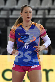 2021-11-14 - Jennifer Boldini of Vero Volley Monza  in action during the Women's Volleyball Championship Series A1 match between Acqua & Sapone Volley Roma and Vero Volley Monza at PalaEur, 14th November, 2021 in Rome, Italy.  - ACQUA&SAPONE ROMA VOLLEY CLUB VS VERO VOLLEY MONZA - SERIE A1 WOMEN - VOLLEYBALL