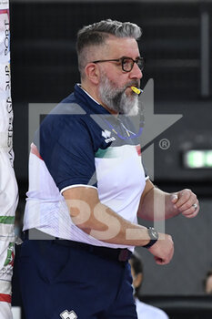 2021-11-14 - Referee during the Women's Volleyball Championship Series A1 match between Acqua & Sapone Volley Roma and Vero Volley Monza at PalaEur, 14th November, 2021 in Rome, Italy.  - ACQUA&SAPONE ROMA VOLLEY CLUB VS VERO VOLLEY MONZA - SERIE A1 WOMEN - VOLLEYBALL