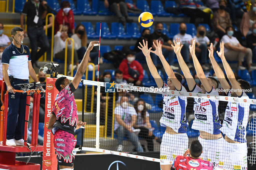 Semifinale - Sir Safety Conad Perugia vs Itas Trentino - SUPERCOPPA - VOLLEYBALL