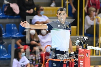 2021-10-23 - Marco Zavater of Roma first referee of the match - SEMIFINALE - SIR SAFETY CONAD PERUGIA VS ITAS TRENTINO - SUPERCOPPA - VOLLEYBALL