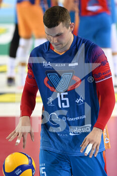 2021-10-24 - Vlad Davyskiba #15 (Vero Volley Monza) - FINALE - ITAL TRENTINO VS VERO VOLLEY MONZA - SUPERCOPPA - VOLLEYBALL