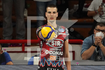2021-10-10 - giannelli simone (n.6 palleggiatore sir safety conad perugia) alla battuta - SIR SAFETY CONAD PERUGIA VS TOP VOLLEY CISTERNA - SUPERLEAGUE SERIE A - VOLLEYBALL