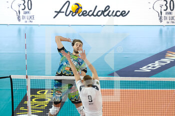 2021-10-17 - Kamil Rychlicki - Sir Safety Conad Perugia in attacco. - VERONA VOLLEY VS SIR SAFETY CONAD PERUGIA - SUPERLEAGUE SERIE A - VOLLEYBALL