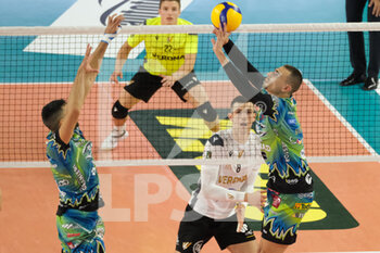 2021-10-17 - Simone Giannelli - Sir Safety Conad Perugia - VERONA VOLLEY VS SIR SAFETY CONAD PERUGIA - SUPERLEAGUE SERIE A - VOLLEYBALL