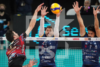 2021-11-24 - anderson matthew (n1 sir safety conad perugia) schiaccia - SIR SAFETY CONAD PERUGIA VS LEO SHOES MODENA - SUPERLEAGUE SERIE A - VOLLEYBALL