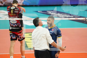 2021-11-24 - ngapeth earvin (n.9 leo shoes perkingelmer modena) giani andrea (leo shoes perkingelmer modena) esultano - SIR SAFETY CONAD PERUGIA VS LEO SHOES MODENA - SUPERLEAGUE SERIE A - VOLLEYBALL