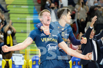 2021-12-04 - Esultanza di Rok Mozic - Verona Volley - VERONA VOLLEY VS CONSAR RAVENNA - SUPERLEAGUE SERIE A - VOLLEYBALL