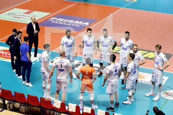 2021-12-08 - Top Volley Cisterna at the beginning of the game. - PRISMA TARANTO VS TOP VOLLEY CISTERNA - SUPERLEAGUE SERIE A - VOLLEYBALL