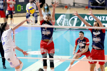 2021-12-08 - Jean Patry Top Volley Cisterna squashed. - PRISMA TARANTO VS TOP VOLLEY CISTERNA - SUPERLEAGUE SERIE A - VOLLEYBALL