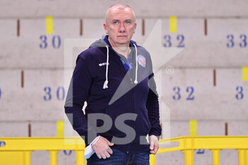 2021-11-18 - Massimo Barbolini (Head Coach Savino Del Bene Scandicci) - SAVINO DEL BENE SCANDICCI VS ASP THETIS VOULAS ATHENS - CHALLENGE CUP WOMEN - VOLLEYBALL