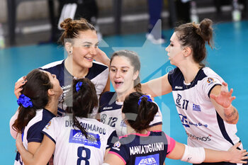 2021-11-18 - Happiness of ASP Thetis Voulas Athens players - SAVINO DEL BENE SCANDICCI VS ASP THETIS VOULAS ATHENS - CHALLENGE CUP WOMEN - VOLLEYBALL