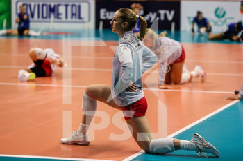 2021-12-08 - Sofia Monza #5 of UYBA Unet E-Work Busto Arsizio warms up during the CEV Cup 2021/22 volleyball match between UYBA Unet E-Work Busto Arsizio and Allianz MTV Stuttgart at E-Work Arena, Busto Arsizio, Italy on December 08, 2021 - UNET E-WORK BUSTO ARSIZIO VS ALLIANZ MTV STUTTGART - CEV CUP WOMEN - VOLLEYBALL