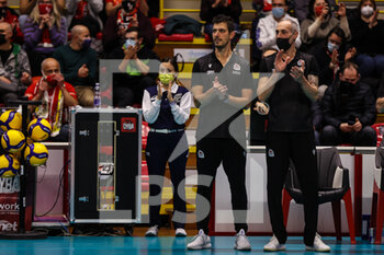 2021-12-08 - Marco Musso head coach of UYBA Unet E-Work Busto Arsizio during the CEV Cup 2021/22 volleyball match between UYBA Unet E-Work Busto Arsizio and Allianz MTV Stuttgart at E-Work Arena, Busto Arsizio, Italy on December 08, 2021 - UNET E-WORK BUSTO ARSIZIO VS ALLIANZ MTV STUTTGART - CEV CUP WOMEN - VOLLEYBALL