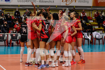 2021-12-08 - Palyers of UYBA Unet E-Work Busto Arsizio during the CEV Cup 2021/22 volleyball match between UYBA Unet E-Work Busto Arsizio and Allianz MTV Stuttgart at E-Work Arena, Busto Arsizio, Italy on December 08, 2021 - UNET E-WORK BUSTO ARSIZIO VS ALLIANZ MTV STUTTGART - CEV CUP WOMEN - VOLLEYBALL