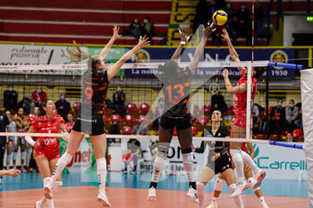2021-12-08 - Lucia Bosetti #16 of UYBA Unet E-Work Busto Arsizio in action during the CEV Cup 2021/22 volleyball match between UYBA Unet E-Work Busto Arsizio and Allianz MTV Stuttgart at E-Work Arena, Busto Arsizio, Italy on December 08, 2021 - UNET E-WORK BUSTO ARSIZIO VS ALLIANZ MTV STUTTGART - CEV CUP WOMEN - VOLLEYBALL
