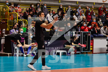 2021-12-08 - Marco Musso head coach of UYBA Unet E-Work Busto Arsizio celebrates during the CEV Cup 2021/22 volleyball match between UYBA Unet E-Work Busto Arsizio and Allianz MTV Stuttgart at E-Work Arena, Busto Arsizio, Italy on December 08, 2021 - UNET E-WORK BUSTO ARSIZIO VS ALLIANZ MTV STUTTGART - CEV CUP WOMEN - VOLLEYBALL