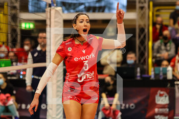 2021-12-08 - Rossella Olivotto #3 of UYBA Unet E-Work Busto Arsizio celebrates during the CEV Cup 2021/22 volleyball match between UYBA Unet E-Work Busto Arsizio and Allianz MTV Stuttgart at E-Work Arena, Busto Arsizio, Italy on December 08, 2021 - UNET E-WORK BUSTO ARSIZIO VS ALLIANZ MTV STUTTGART - CEV CUP WOMEN - VOLLEYBALL