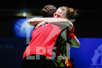 2022-04-30 - Isabel Lohau and Mark Lamsfuss from Germany celebrate the victory as gold medal winners, Final Mixed Doubles during the European Badminton Championships 2022 on April 30, 2022 at Gallur Sports Center in Madrid, Spain - EUROPEAN BADMINTON CHAMPIONSHIPS 2022 - BADMINTON - OTHER SPORTS