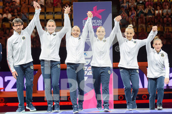 2022-08-13 - 13.8.2022, Munich, Olympiahalle Munich, European Championships Munich 2022: Artistic Gymnastics - Women's Team Final, Team Italy with Martina Maggio, Asia D Amato, Alice D Amato, Angela Andreoli, Giorgia Villa during the victory ceremony - EUROPEAN CHAMPIONSHIPS MUNICH 2022: ARTISTIC GYMNASTICS - WOMEN'S TEAM FINAL - GYMNASTICS - OTHER SPORTS