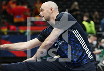 28/01/2022 - Vincent Gerard of France warms up before the EHF Euro 2022, Semi Final Handball match between France and Sweden on January 28, 2022 at Budapest Multifunctional Arena in Budapest, Hungary - EHF EURO 2022, SEMI FINAL - FRANCE VS SWEDEN - PALLAMANO - ALTRO