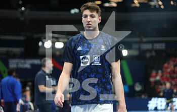 28/01/2022 - Thibaud Briet of France warms up before the EHF Euro 2022, Semi Final Handball match between France and Sweden on January 28, 2022 at Budapest Multifunctional Arena in Budapest, Hungary - EHF EURO 2022, SEMI FINAL - FRANCE VS SWEDEN - PALLAMANO - ALTRO