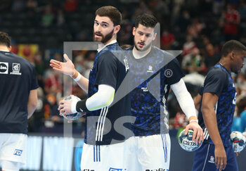 28/01/2022 - Ludovic Fabregas of France warms up before the EHF Euro 2022, Semi Final Handball match between France and Sweden on January 28, 2022 at Budapest Multifunctional Arena in Budapest, Hungary - EHF EURO 2022, SEMI FINAL - FRANCE VS SWEDEN - PALLAMANO - ALTRO