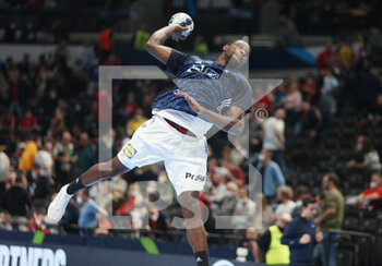 28/01/2022 - Karl Konan of France warms up before the EHF Euro 2022, Semi Final Handball match between France and Sweden on January 28, 2022 at Budapest Multifunctional Arena in Budapest, Hungary - EHF EURO 2022, SEMI FINAL - FRANCE VS SWEDEN - PALLAMANO - ALTRO