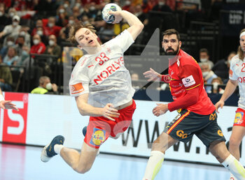 2022-01-28 - Mathias Gidsel of Denmark and Jorge Maqueda of Spain during the EHF Euro 2022, Semi Final Handball match between Spain and Denmark on January 28, 2022 at Budapest Multifunctional Arena in Budapest, Hungary - EHF EURO 2022, SEMI FINAL - SPAIN AND DENMARK - HANDBALL - OTHER SPORTS