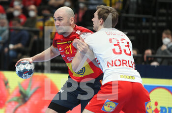 2022-01-28 - Mathias Gidsel of Denmark and Joan Canellas of Spain during the EHF Euro 2022, Semi Final Handball match between Spain and Denmark on January 28, 2022 at Budapest Multifunctional Arena in Budapest, Hungary - EHF EURO 2022, SEMI FINAL - SPAIN AND DENMARK - HANDBALL - OTHER SPORTS