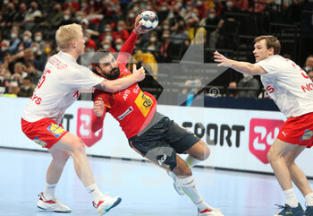 2022-01-28 - Jorge Maqueda of Spain and Magnus Saugstrup, Mathias Gidsel of Denmark during the EHF Euro 2022, Semi Final Handball match between Spain and Denmark on January 28, 2022 at Budapest Multifunctional Arena in Budapest, Hungary - EHF EURO 2022, SEMI FINAL - SPAIN AND DENMARK - HANDBALL - OTHER SPORTS