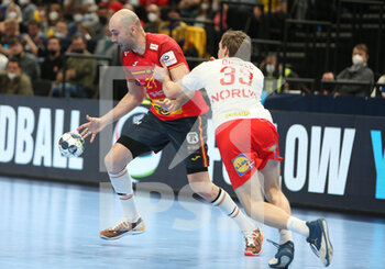 2022-01-28 - Joan Canellas of Spain and Mathias Gidsel of Denmark during the EHF Euro 2022, Semi Final Handball match between Spain and Denmark on January 28, 2022 at Budapest Multifunctional Arena in Budapest, Hungary - EHF EURO 2022, SEMI FINAL - SPAIN AND DENMARK - HANDBALL - OTHER SPORTS