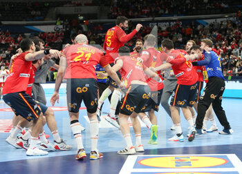 2022-01-28 - Spain players celebrate after the EHF Euro 2022, Semi Final Handball match between Spain and Denmark on January 28, 2022 at Budapest Multifunctional Arena in Budapest, Hungary - EHF EURO 2022, SEMI FINAL - SPAIN AND DENMARK - HANDBALL - OTHER SPORTS