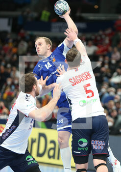 2022-01-28 - Omar Ingi Magnusson of Iceland and Sander Sagosen of Norway during the EHF Euro 2022, Placement Match 5/6 Handball match between Iceland and Norway on January 28, 2022 at Budapest Multifunctional Arena in Budapest, Hungary - EHF EURO 2022, PLACEMENT MATCH 5/6 - ICELAND VS NORWAY - HANDBALL - OTHER SPORTS